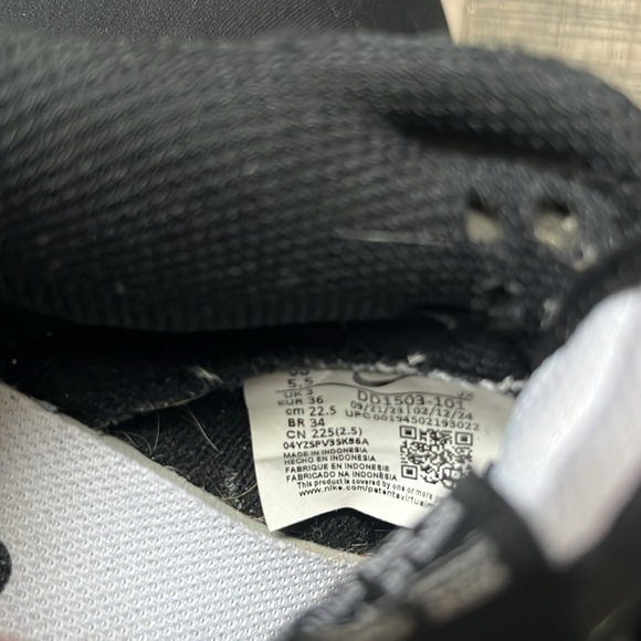 Nike Dunk Low - Picture 5 of 6